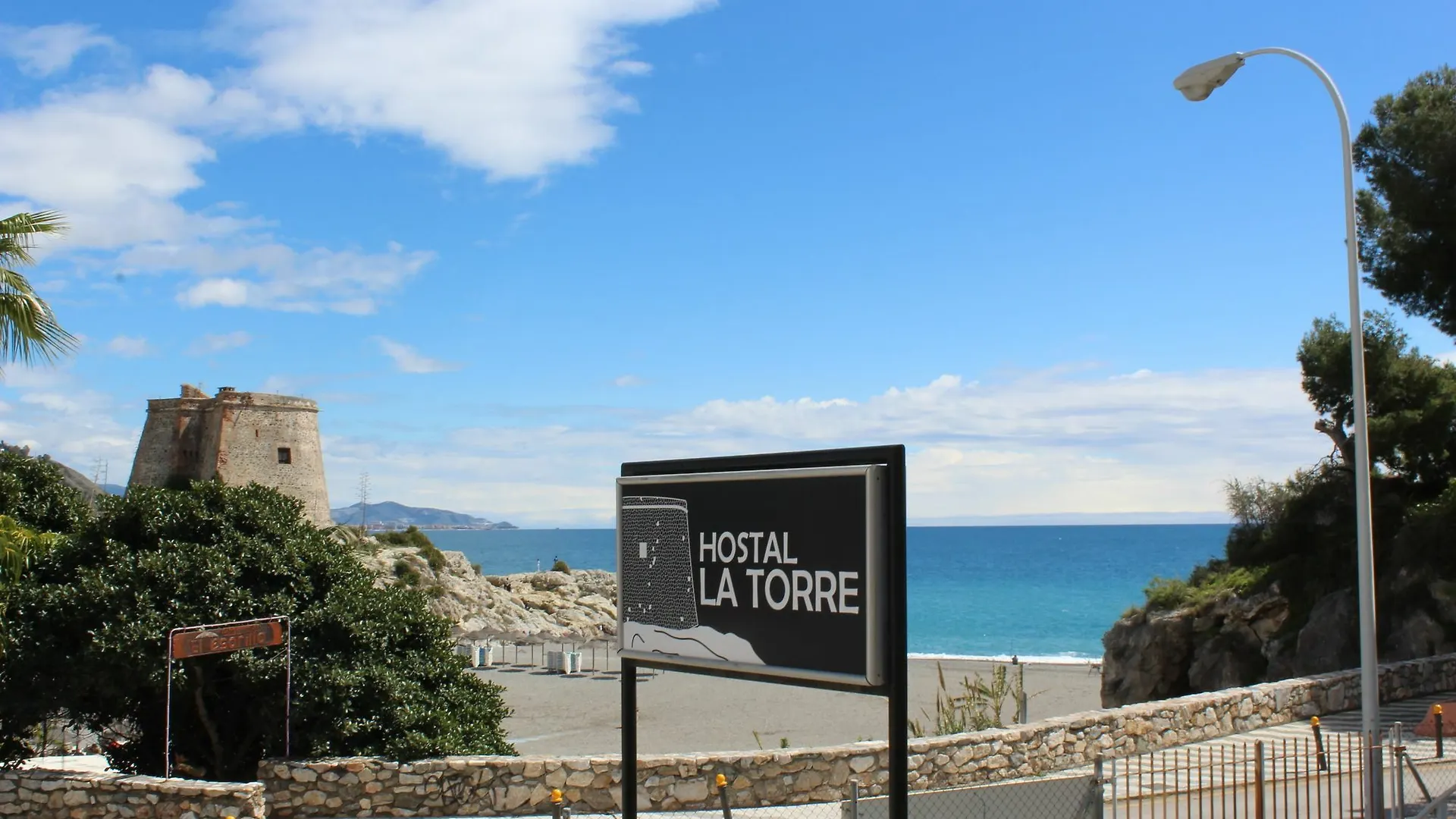Hostal La Torre Almunecar Guest house
