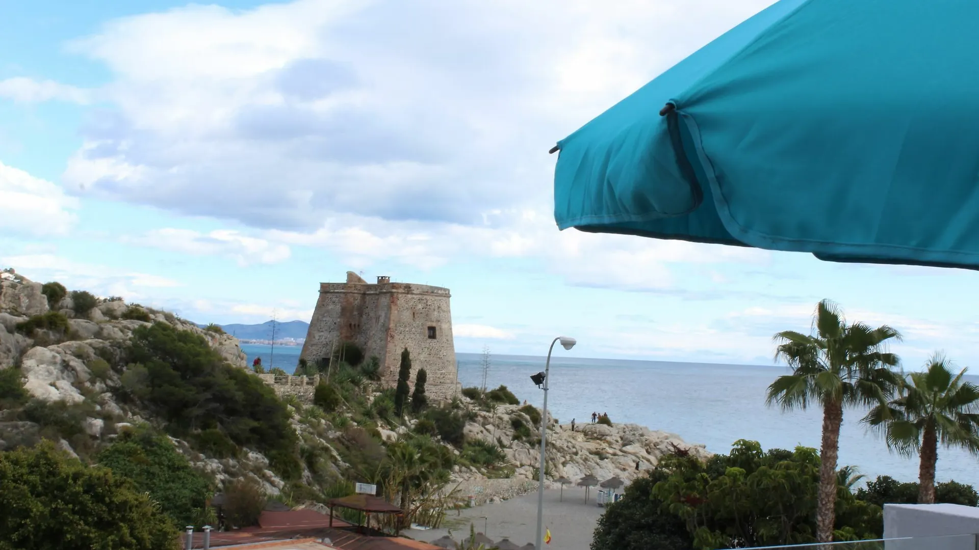 Hostal La Torre Almunecar 0*,